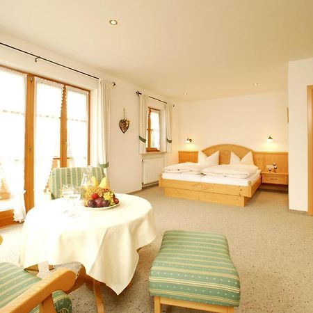 Gaestehaus Bernhard Krün Exteriör bild